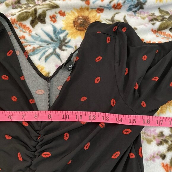 Torrid Size 00  Black Lipstick Kiss Skater Dress  V-neck EUC! - Picture 7 of 11